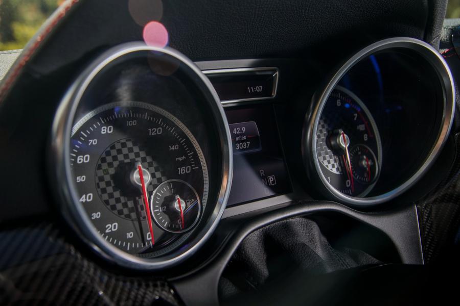 Панель приборов Mercedes-AMG GLE43 4Matic Coupe 2016 года  (NA) (фото 15 из 21)